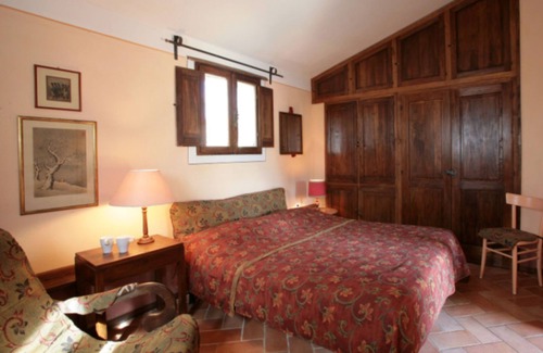 Asciano Villa | Nice apartment in villa for 4 guests with pool, A/C, WIFI, TV, patio, pets allowed and parking