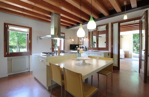 Silea House | Nice apartment in villa for 6 people with A/C, WIFI, pool, TV, terrace and pets allowed