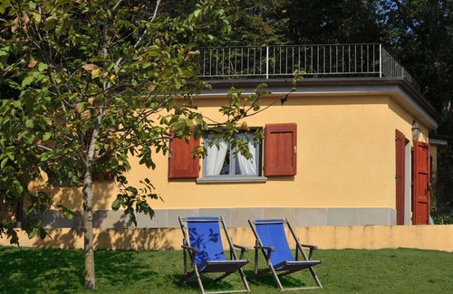 Molezzano Villa | Nice apartment in villa with A/C, pool, WIFI, pets allowed, panoramic view and parking