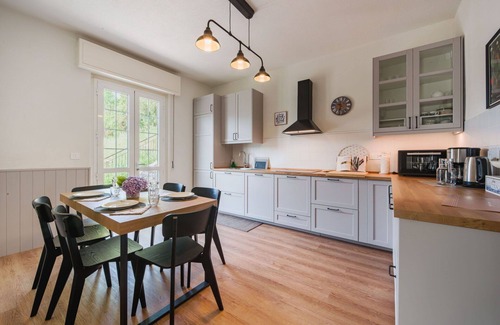 Casarza Ligure Apartment | Nice apartment for 6 people with private pool, WIFI, A/C, TV and terrace