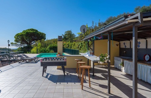 Valloria Apartment | Nice apartment for 30 guests with pool, WIFI, A/C, hot tub, TV, patio and parking