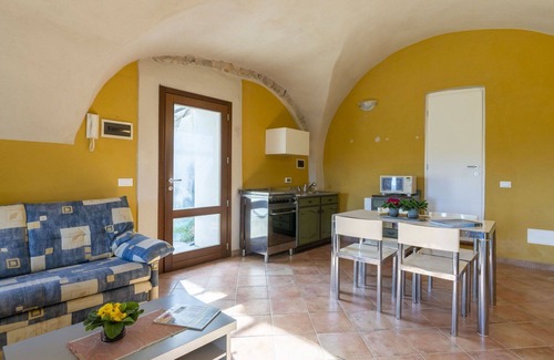 Novelli Apartment | Nice apartment for 6 people with pool, WIFI, patio, pets allowed, panoramic view and parking