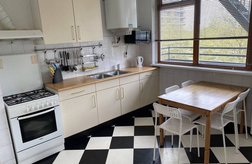 Bilthoven Apartment | Nice apartment nearby Utrecht in friendly village. Long stay, min 6 months