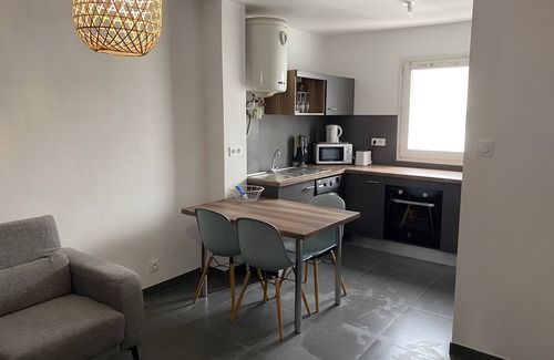 Sainte-Clotilde Centre Apartment | Nice Apartment T3 comfort