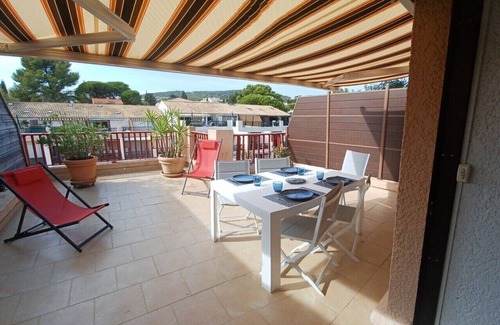 Bandol Apartment | Nice apartment with pool - near the beach