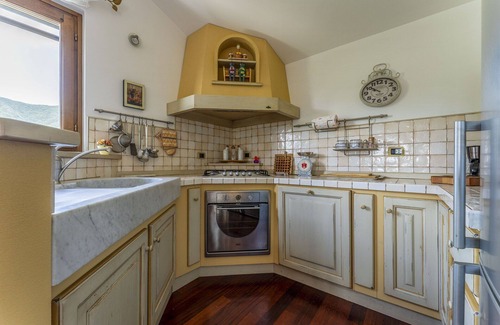 Avegno Apartment | Nice apartment with WIFI, private pool, terrace, pets allowed and panoramic view, close to Porto.