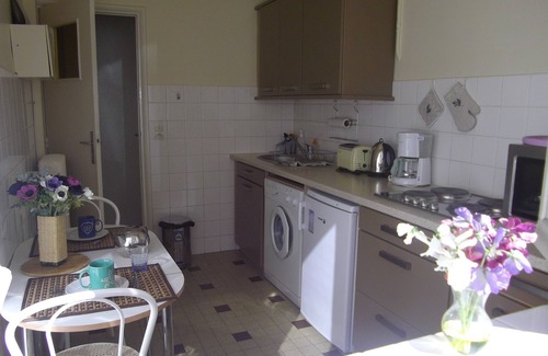 Les Baumettes Apartment | Nice center, two room flat, terrace with seaview, parking space, wifi access