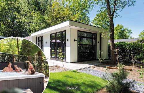 Beekbergen-Zuid Ski Chalet | Nice chalet with a spa near the Veluwe