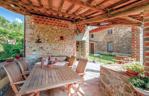 Nozanno House | Nice, comfortable holiday home with terrace, on the hills near Lucca