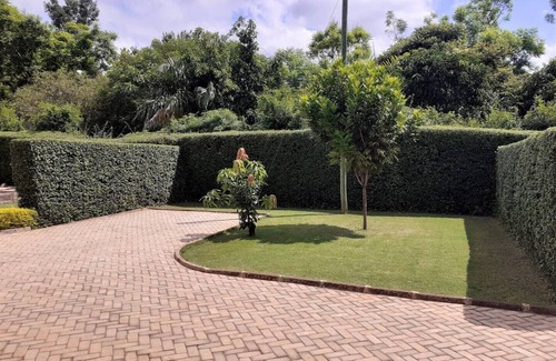 Moshi House | Nice Cottage with Private Garden.