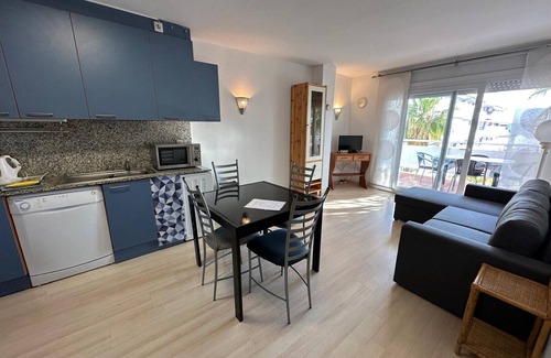Almadraba-Canyelles Apartment | Nice flat in Roses with swimming pool and parking AV-66