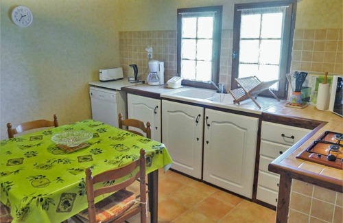 Dondas Villa | Nice apartment in villa for 4 guests with pool, TV and terrace