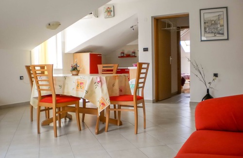 Cres Apartment | Nice harbor view in Cres
