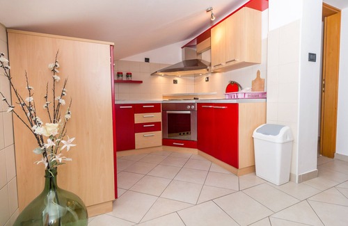 Cres Apartment | Nice harbor view in Cres