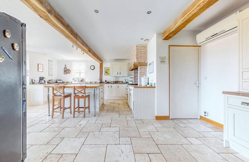 Armillac House | Nice home in Armillac with jacuzzi