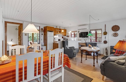 Broager House | Nice home in Broager with kitchen