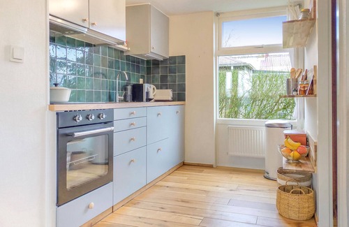 Brouwershaven House | Nice home in Brouwershaven with WiFi