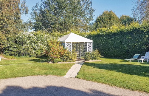 Gouesnach House | Nice home in Gouesnac'h with kitchen