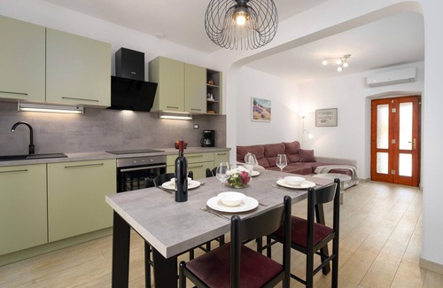 Kastelir-Labinci House | Nice home in Kastelir-Labinci