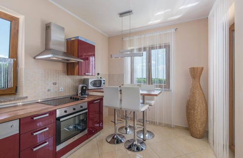Kastelir House | Nice home in Kastelir with kitchen