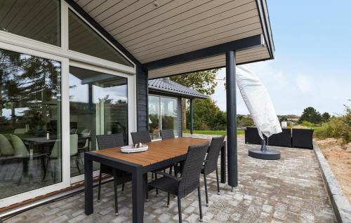 Fejrup House | Nice Home In Knebel With House Sea View