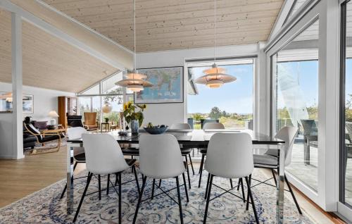 Fejrup House | Nice Home In Knebel With House Sea View
