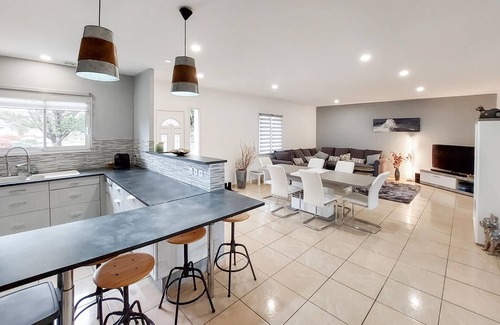 Linxe House | Nice home in Linxe with kitchen