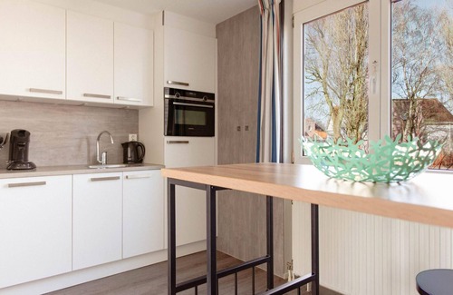 Makkum House | Nice home in Makkum with lake view