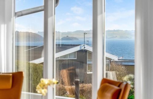 Ronde House | Nice home in Rønde with house sea view