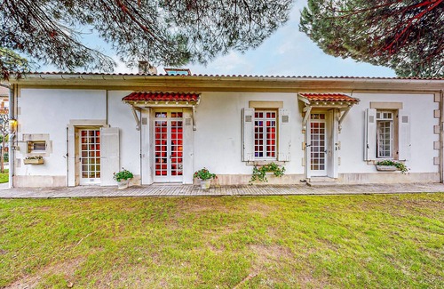 Pontaillac House | Nice home in Royan with WiFi