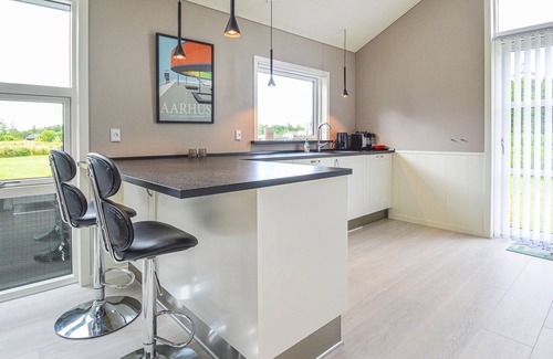 Skjern House | Nice home in Skjern with kitchen