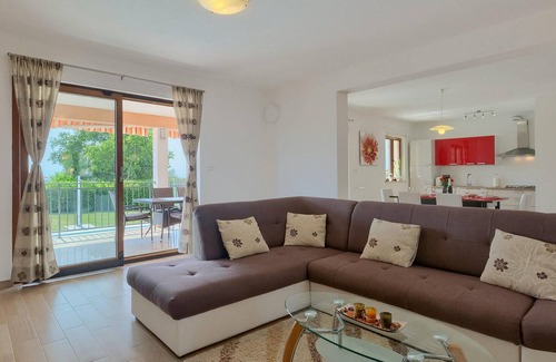 Smoljanci House | Nice home in Svetvincenat