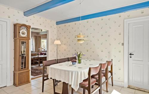 Emmerbølle House | Nice Home In Tranekær With Kitchen