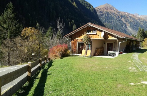 Flattach House | Nice House in Innerfragant with Private Parking