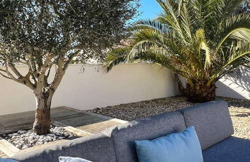 Brem Sur Mer House | Nice house with garden near the sea