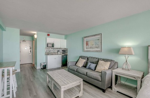 Myrtle Beach Condo | Nice Landmark Resort Direct Oceanfront Low Floor!