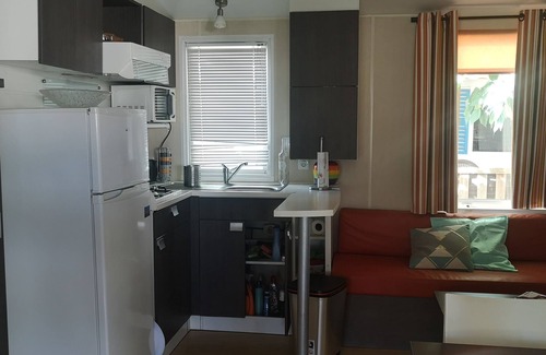 Villeneuve-les-Maguelone House | Nice mobile home in a quiet campsite