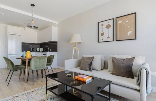 Palma-Palmilla Apartment | Nice Martiricos-La Roca 2BR w/Gym, Pool, A/C & W/D, by Blueground
