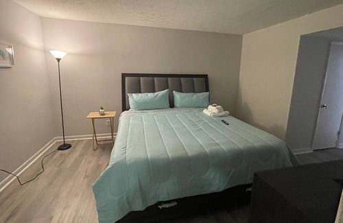 Sandy Springs Condo | Nice peaceful Condo with New furnitue and fire place