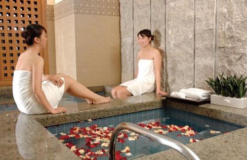 East District Hotel | Nice Prince Hotel