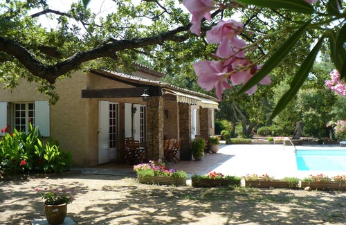 Le Muy Villa | Nice 'provencal mas' in a one hectare garden in a private residence