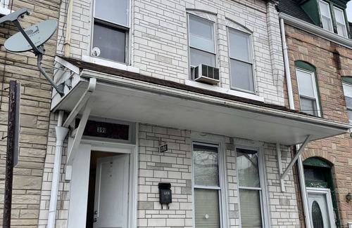 Allentown Cabin | Nice spacious cozy room by center city allentown