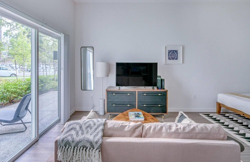 Redmond Apartment | Nice Studio in Redmond, Rooftop + Pet-Friendly