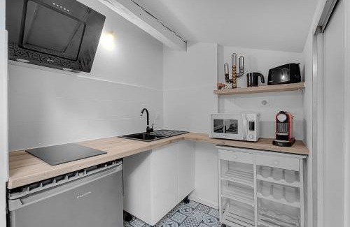 Marengo - Jolimont Apartment | Nice studio under the roof ideal for 2 in Toulouse