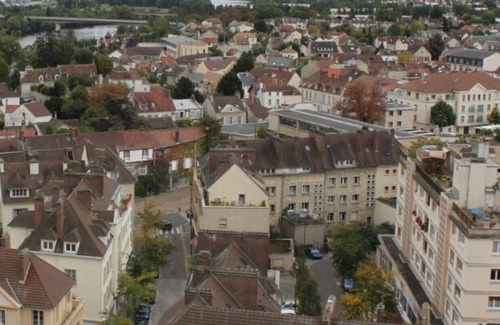 Mantes-la-Jolie Apartment | Nice studio with terrace