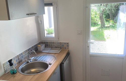 Ceyreste Apartment | NICE STUDIO WITH OUTSIDE, AIR CONDITIONING, FREE PARKING NEAR LA CIOTAT