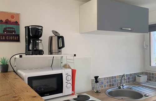 Ceyreste Apartment | NICE STUDIO WITH OUTSIDE, AIR CONDITIONING, FREE PARKING NEAR LA CIOTAT