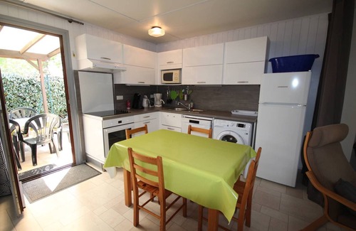 Portiragnes-Plage House | Nice villa located in LES TAMARIS, Airco, 2 bedrooms, 5 people, Wifi, 500 from the beach of.