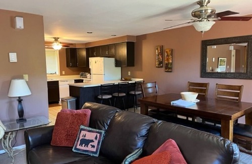 North Creek House | Nicely decorated 2 bedroom w/extra bedding and AC