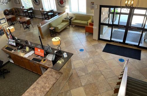 Hastings Hotel | Nichols Inn & Suites